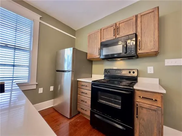 $2,800 | 2626 Magazine Street, New Orleans, LA 70130