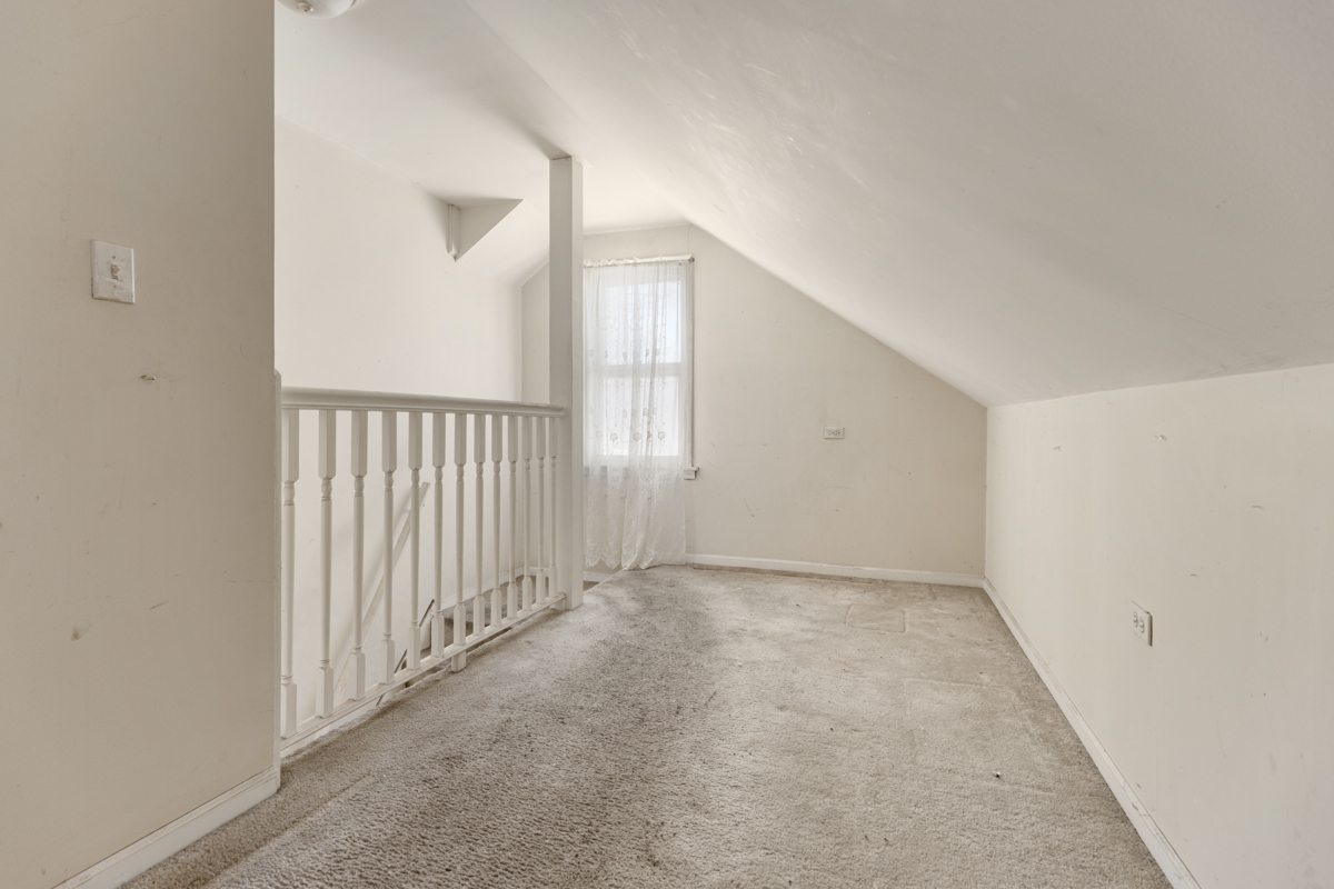 3310 186th Street Lansing, IL 60438 - Photo 13 of 19 an empty room with windows