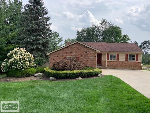 70560 Morency Drive Romeo, MI 48065 - Photo 3 of 44 50051764-2.JPG