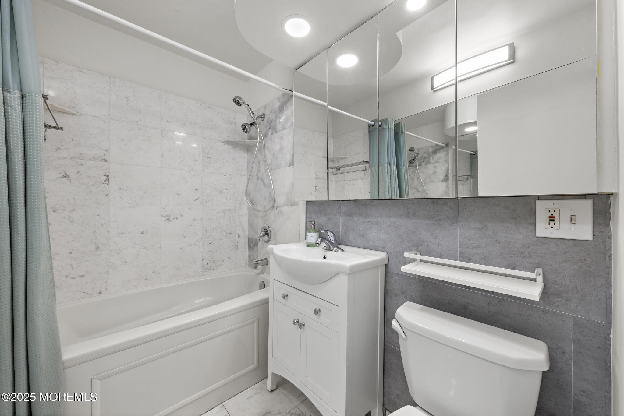 28 Riverside Avenue, Unit 10M Red Bank, NJ 07701 - Photo 21 of 48 Clean and Bright Bathroom