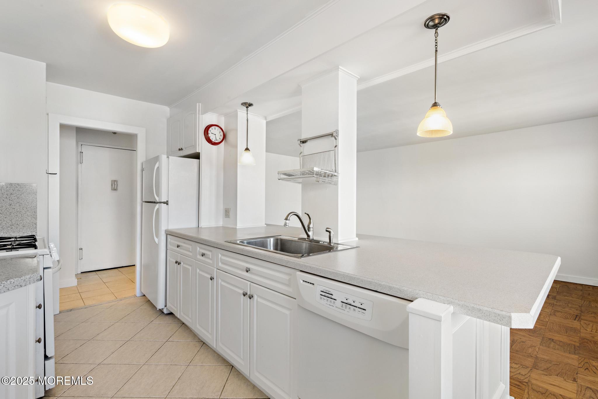 28 Riverside Avenue, Unit 10M Red Bank, NJ 07701 - Photo 8 of 48 An Organized Work Flow