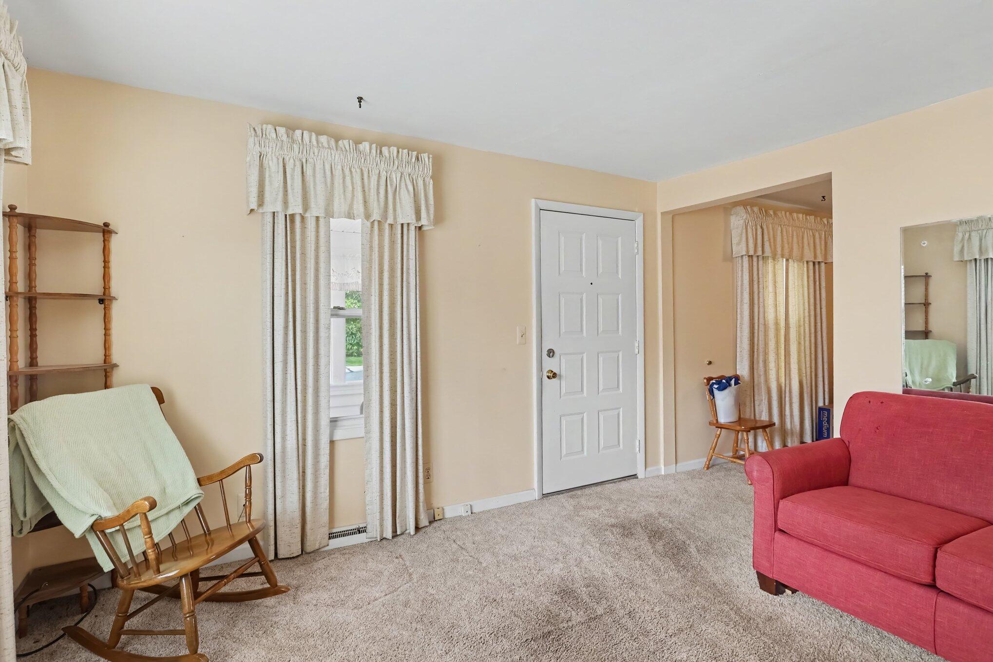 2901 Hartline Drive Rochester, MI 48309 - Photo 4 of 31 003_file_3212