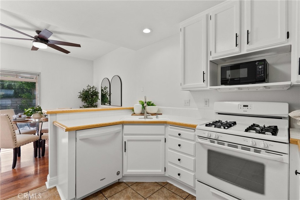 28143 Seco Canyon Road, Unit 48 Saugus, CA 91390 - Photo 16 of 42