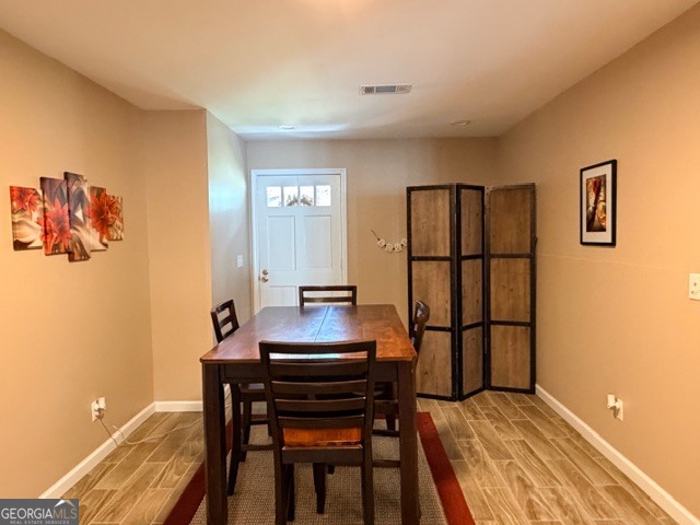 226 Lake Laurel Road Milledgeville, GA 31061 - Photo 14 of 25 a workspace with furniture and window
