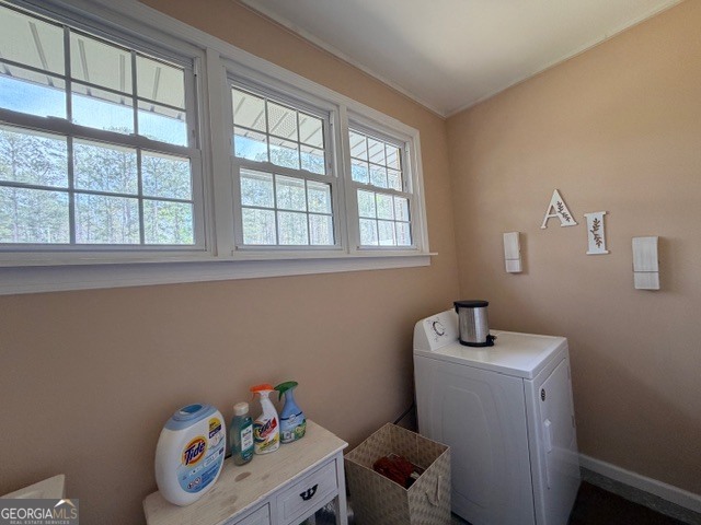 226 Lake Laurel Road Milledgeville, GA 31061 - Photo 24 of 25 a bathroom with a sink toilet and a window