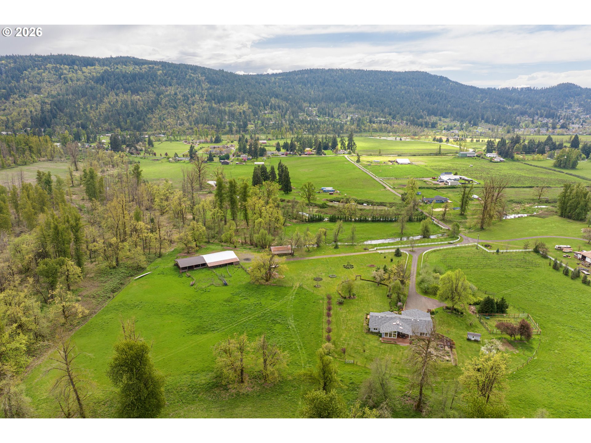 7924 Thurston Road Springfield, OR 97478 - Photo 41 of 45 a view of a city with mountains in the background