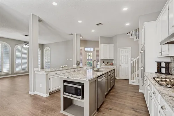 $699,900 | 5801 Belle Chasse Lane, Frisco, TX 75035