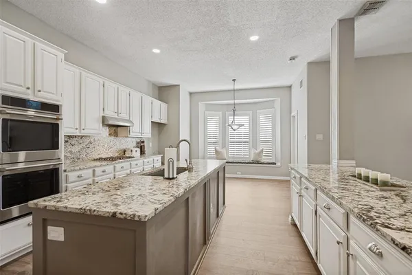 $699,900 | 5801 Belle Chasse Lane, Frisco, TX 75035