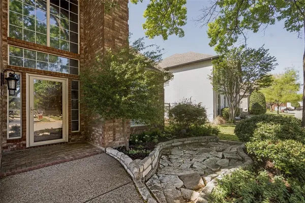 $699,900 | 5801 Belle Chasse Lane, Frisco, TX 75035