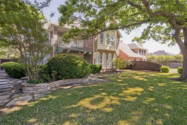 $699,900 | 5801 Belle Chasse Lane, Frisco, TX 75035