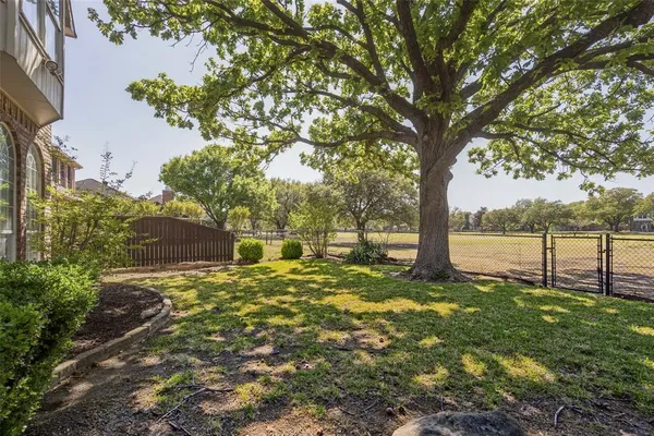 $699,900 | 5801 Belle Chasse Lane, Frisco, TX 75035