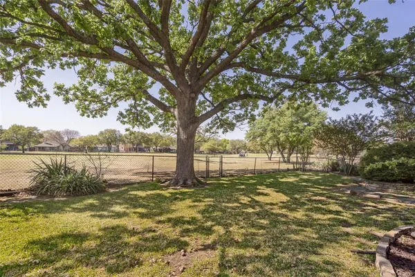 $699,900 | 5801 Belle Chasse Lane, Frisco, TX 75035