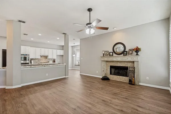 $699,900 | 5801 Belle Chasse Lane, Frisco, TX 75035