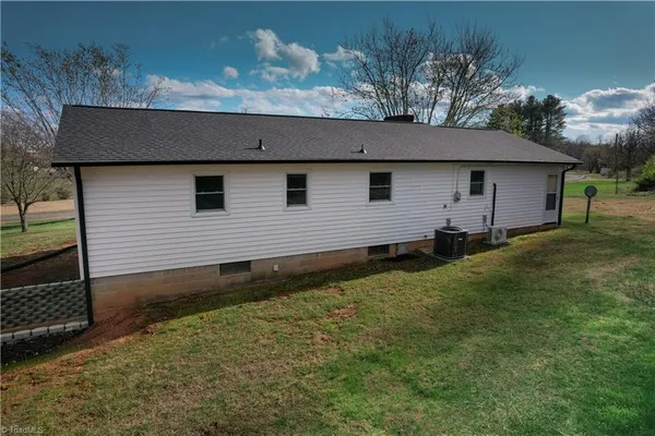 $279,900 | 1065 Dallas King Road, Westfield, NC 27053