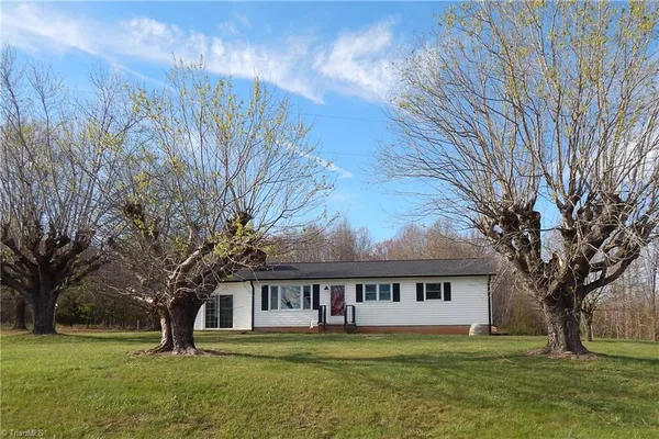 $279,900 | 1065 Dallas King Road, Westfield, NC 27053
