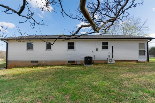 $279,900 | 1065 Dallas King Road, Westfield, NC 27053