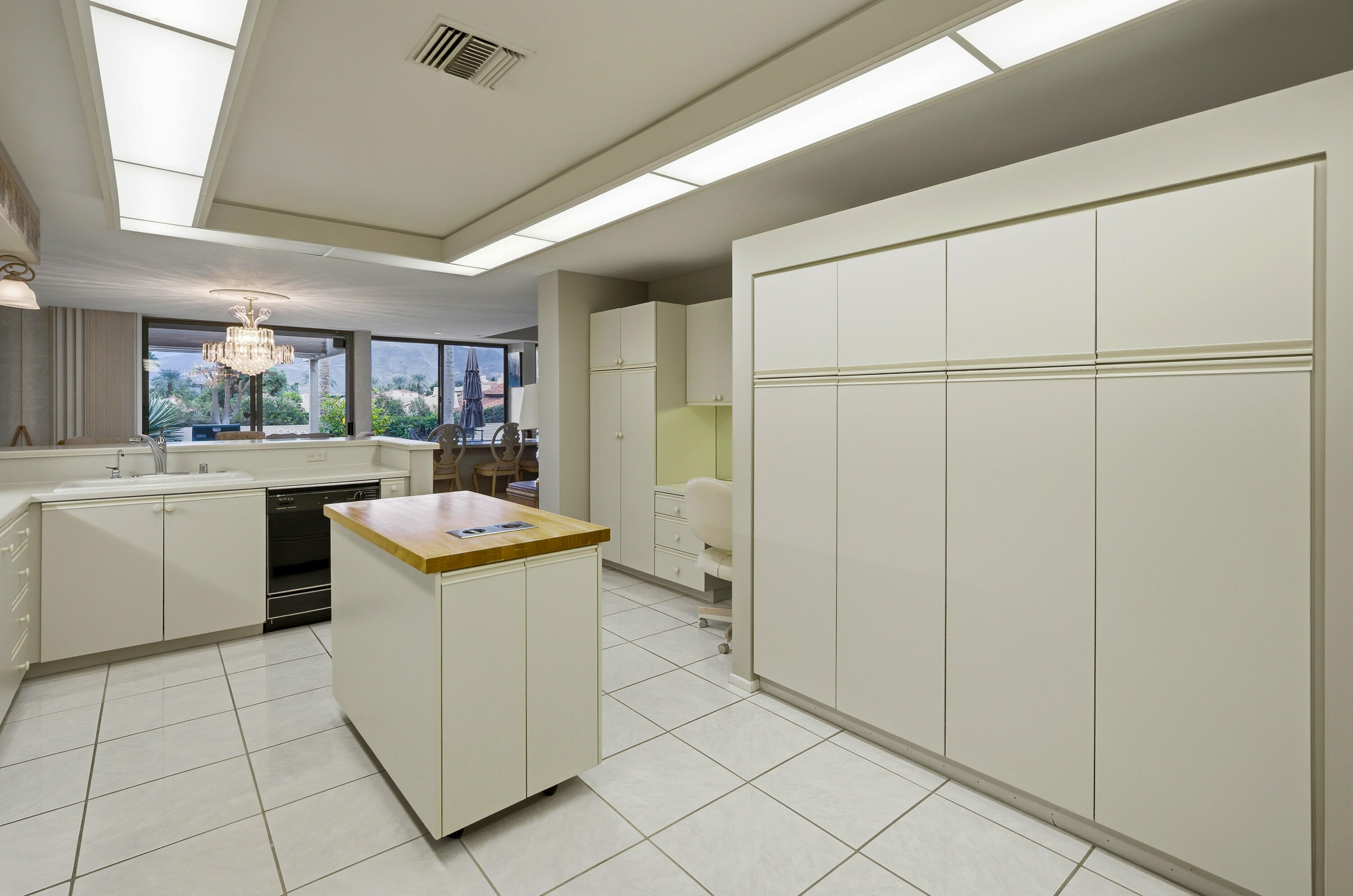 30 Kavenish Drive Rancho Mirage, CA 92270 - Photo 21 of 54 Photo-27