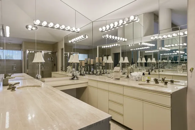 $699,000 | 30 Kavenish Drive, Rancho Mirage, CA 92270