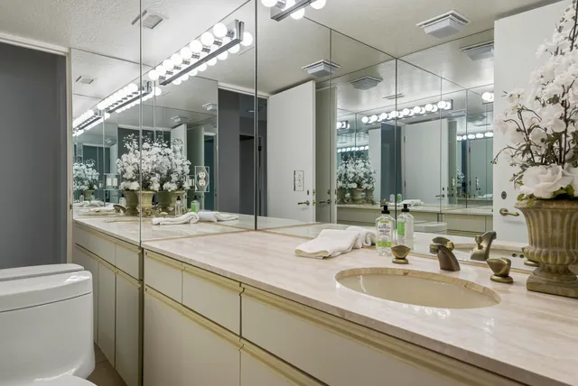 $699,000 | 30 Kavenish Drive, Rancho Mirage, CA 92270