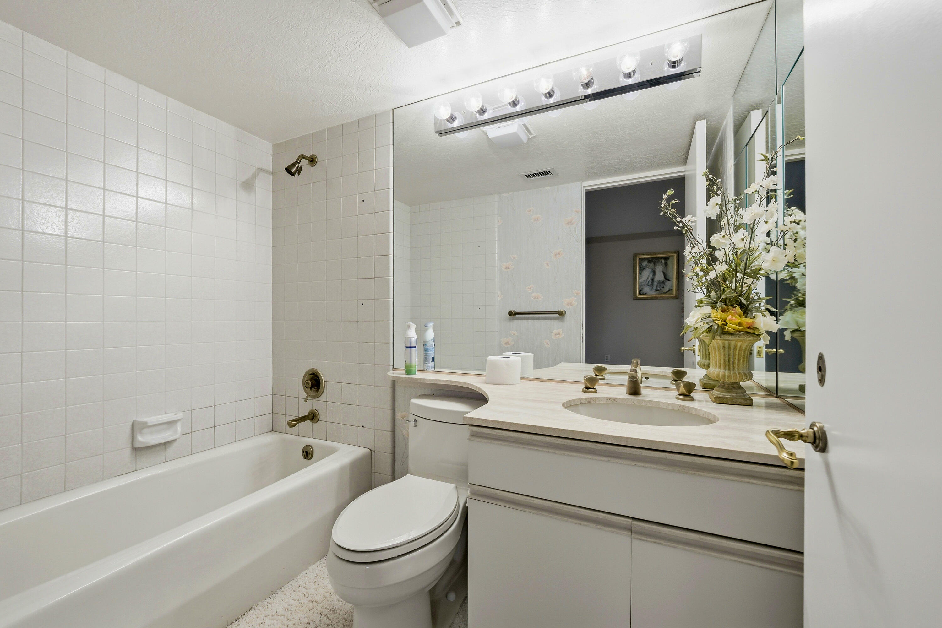 30 Kavenish Drive Rancho Mirage, CA 92270 - Photo 40 of 54 Photo-32