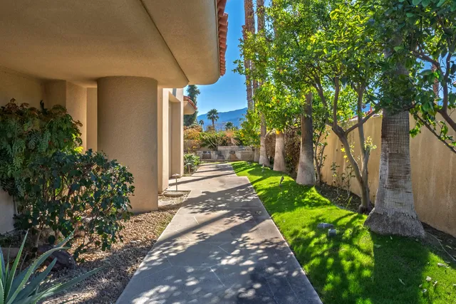 $699,000 | 30 Kavenish Drive, Rancho Mirage, CA 92270