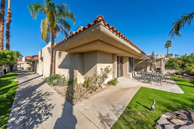 $699,000 | 30 Kavenish Drive, Rancho Mirage, CA 92270