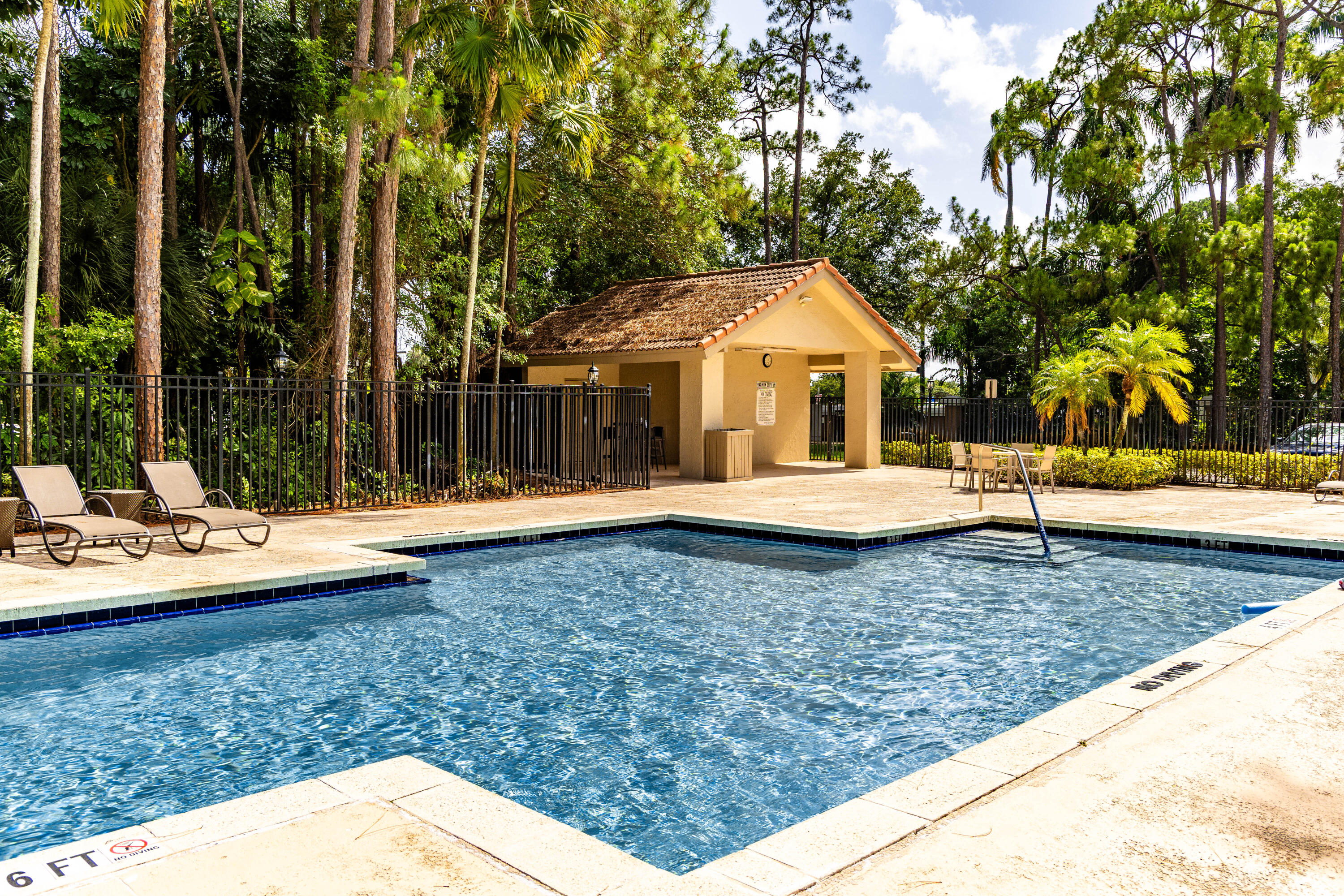 5590 Coach House Circle, Unit H Boca Raton, FL 33486 - Photo 37 of 38 5590 Coach House Circle Unit H -37