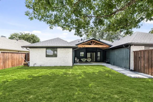 $949,900 | 1112 Chesterton Drive, Richardson, TX 75080