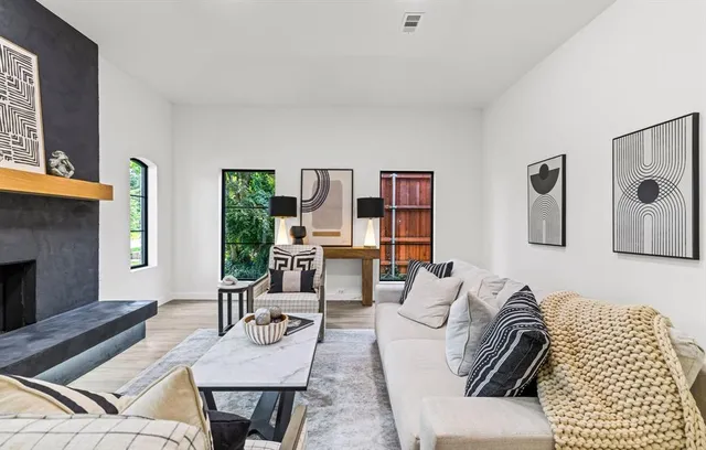 $949,900 | 1112 Chesterton Drive, Richardson, TX 75080