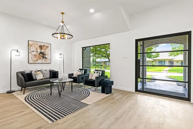 $949,900 | 1112 Chesterton Drive, Richardson, TX 75080