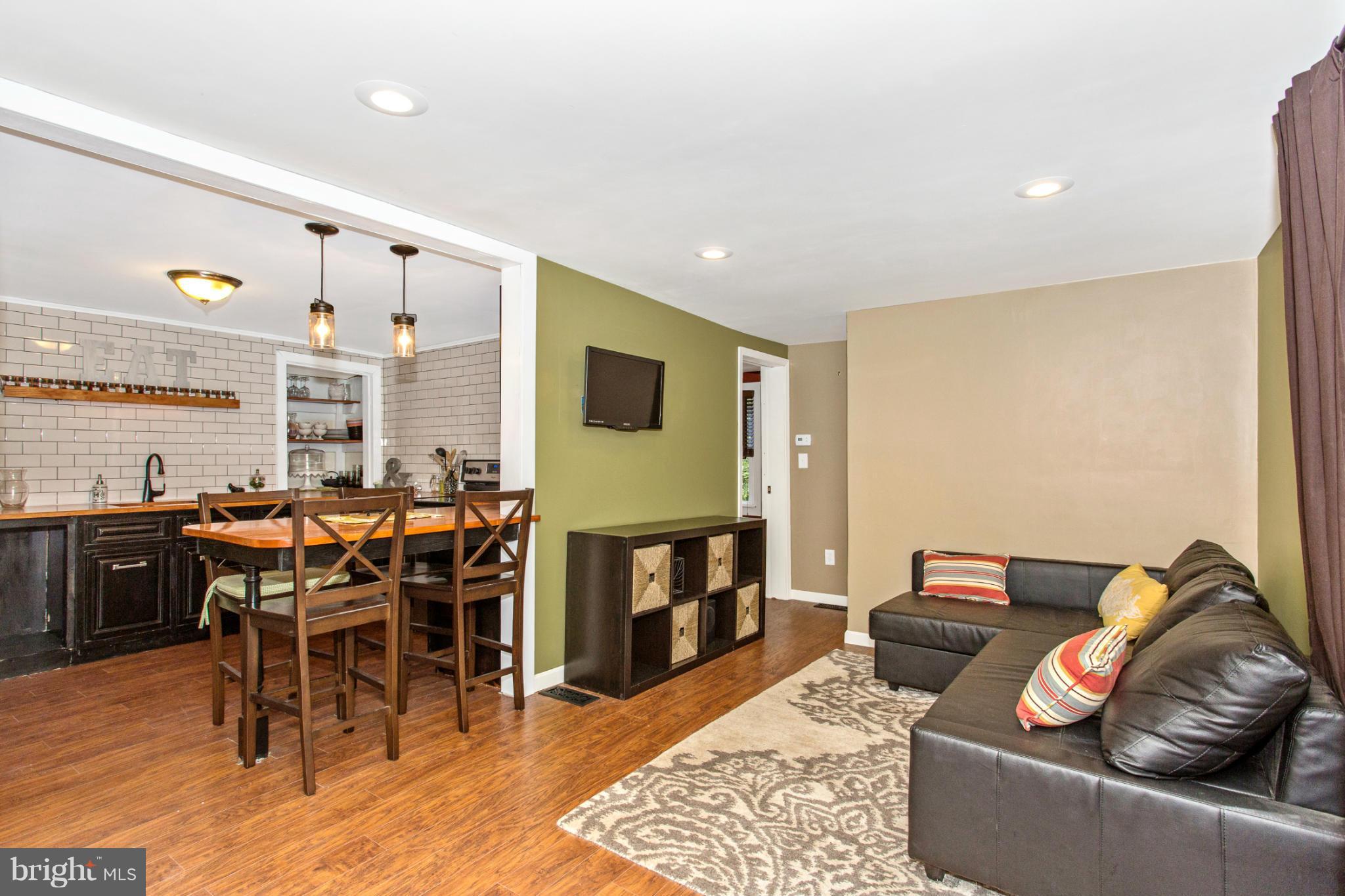 4612 Mt Zion Road Frederick, MD 21703 - Photo 12 of 30 Living Room