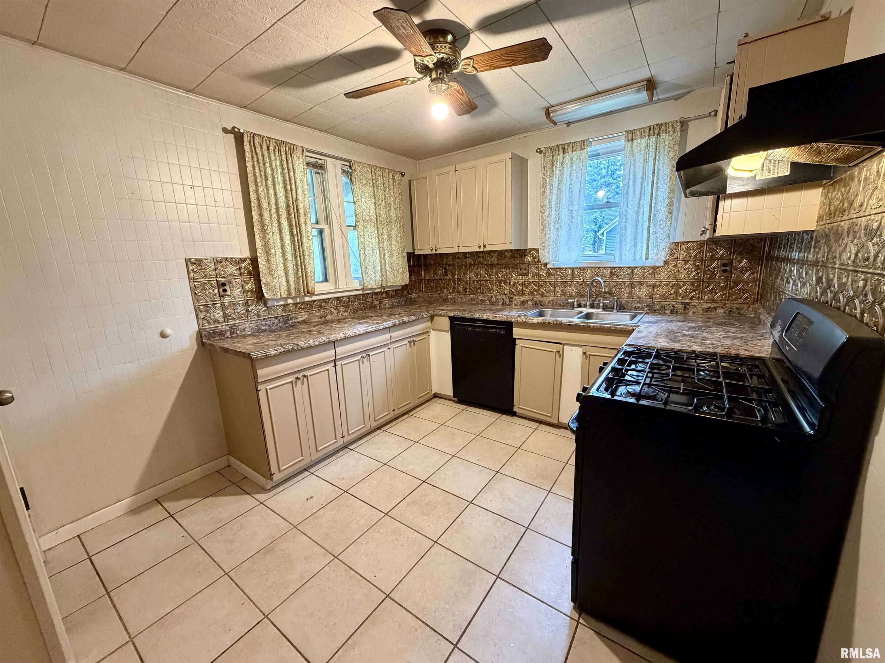 332 East Summit Street Macomb, IL 61455 - Photo 6 of 11