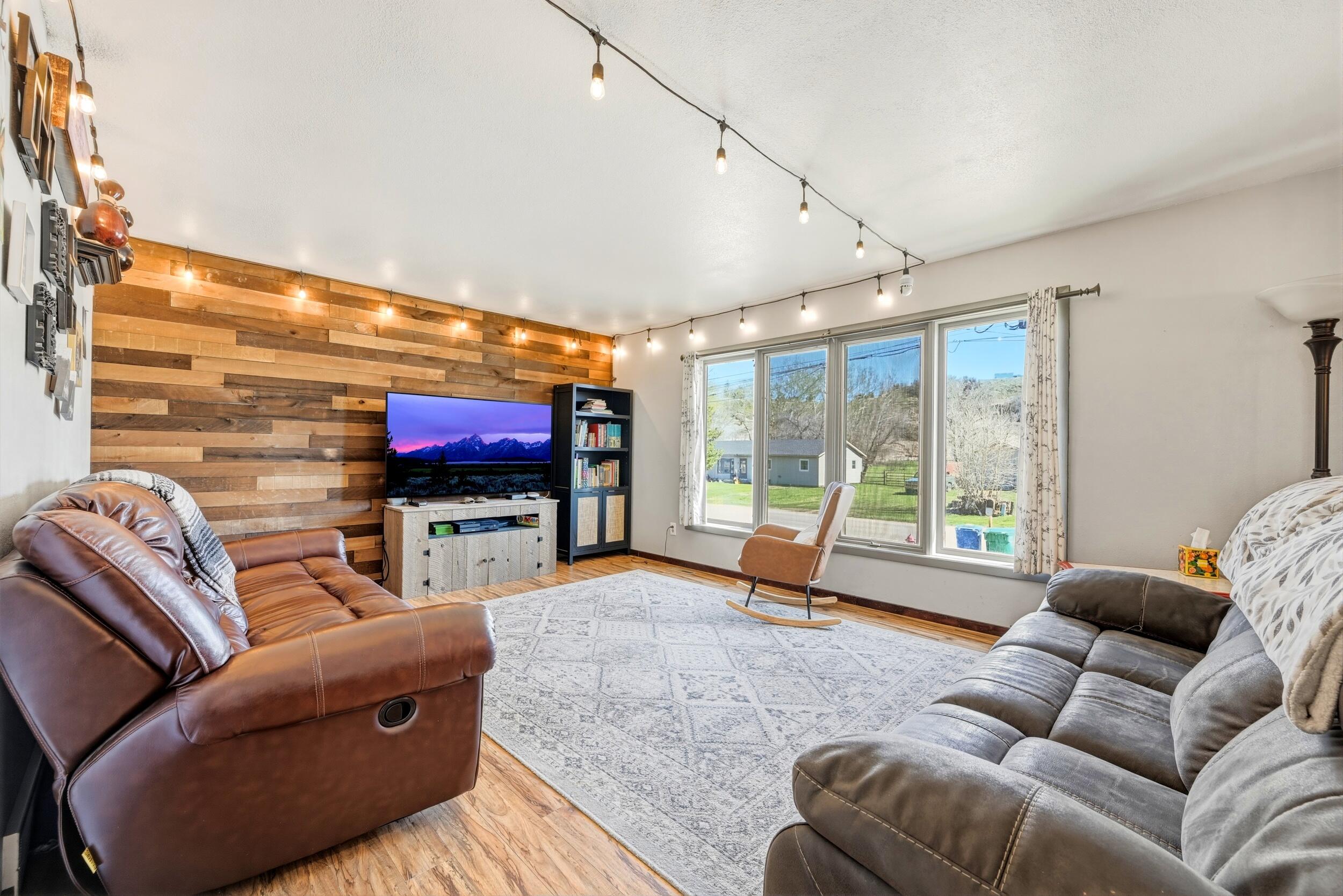 929 Leopard Street Sheridan, WY 82801 - Photo 5 of 53 4