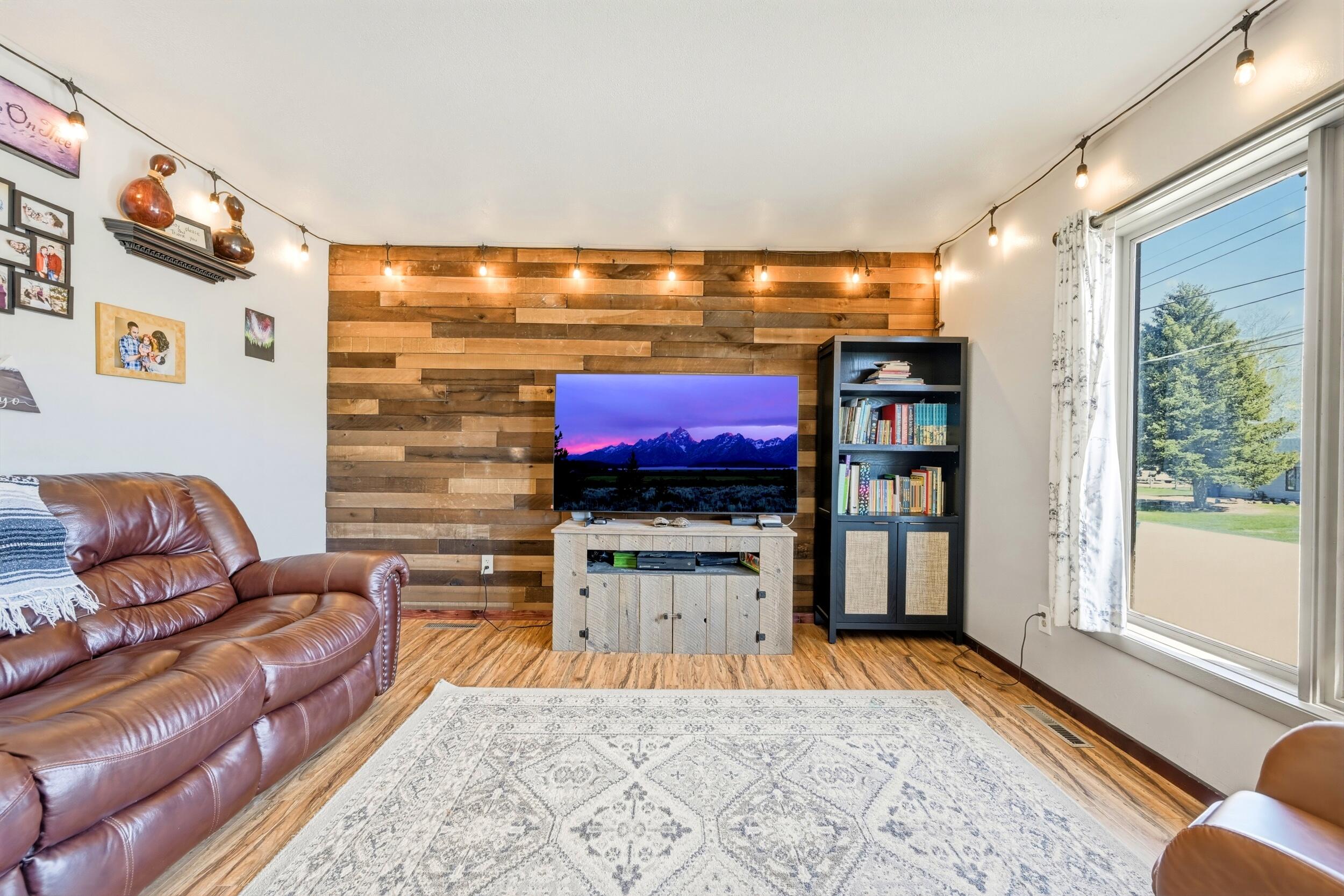 929 Leopard Street Sheridan, WY 82801 - Photo 6 of 53 5