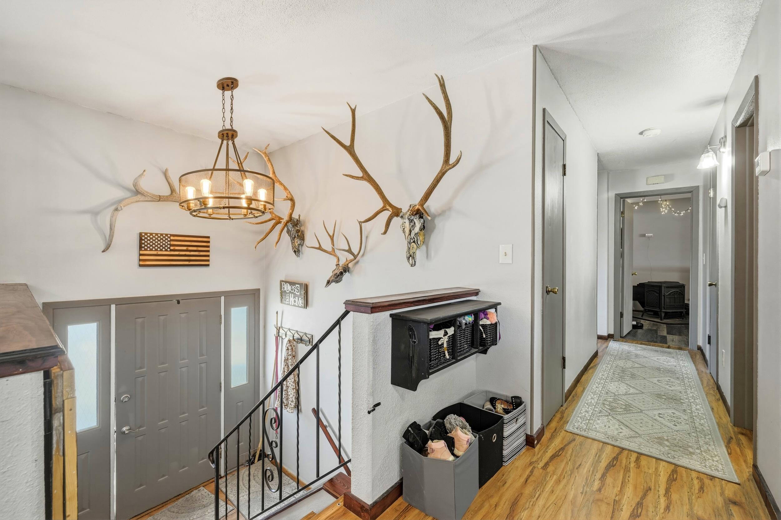 929 Leopard Street Sheridan, WY 82801 - Photo 9 of 53 8