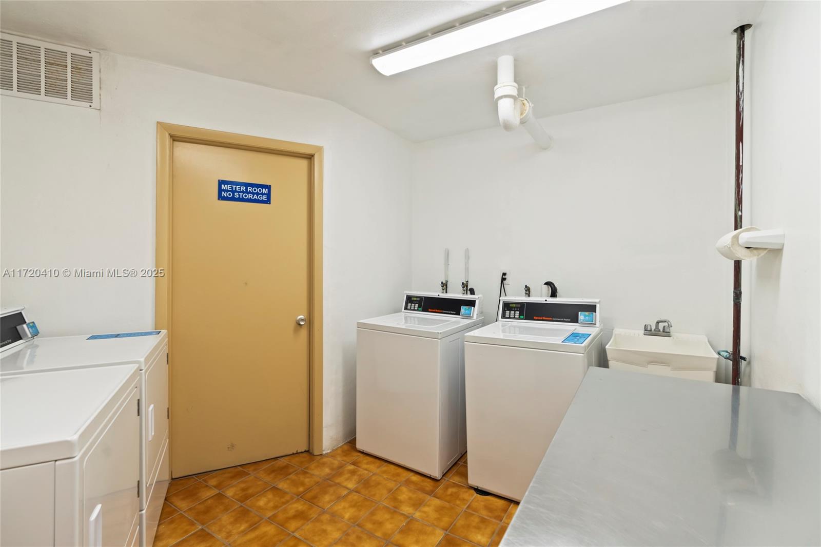 201 North Ocean Boulevard, Unit 1209 Pompano Beach, FL 33062 - Photo 29 of 47