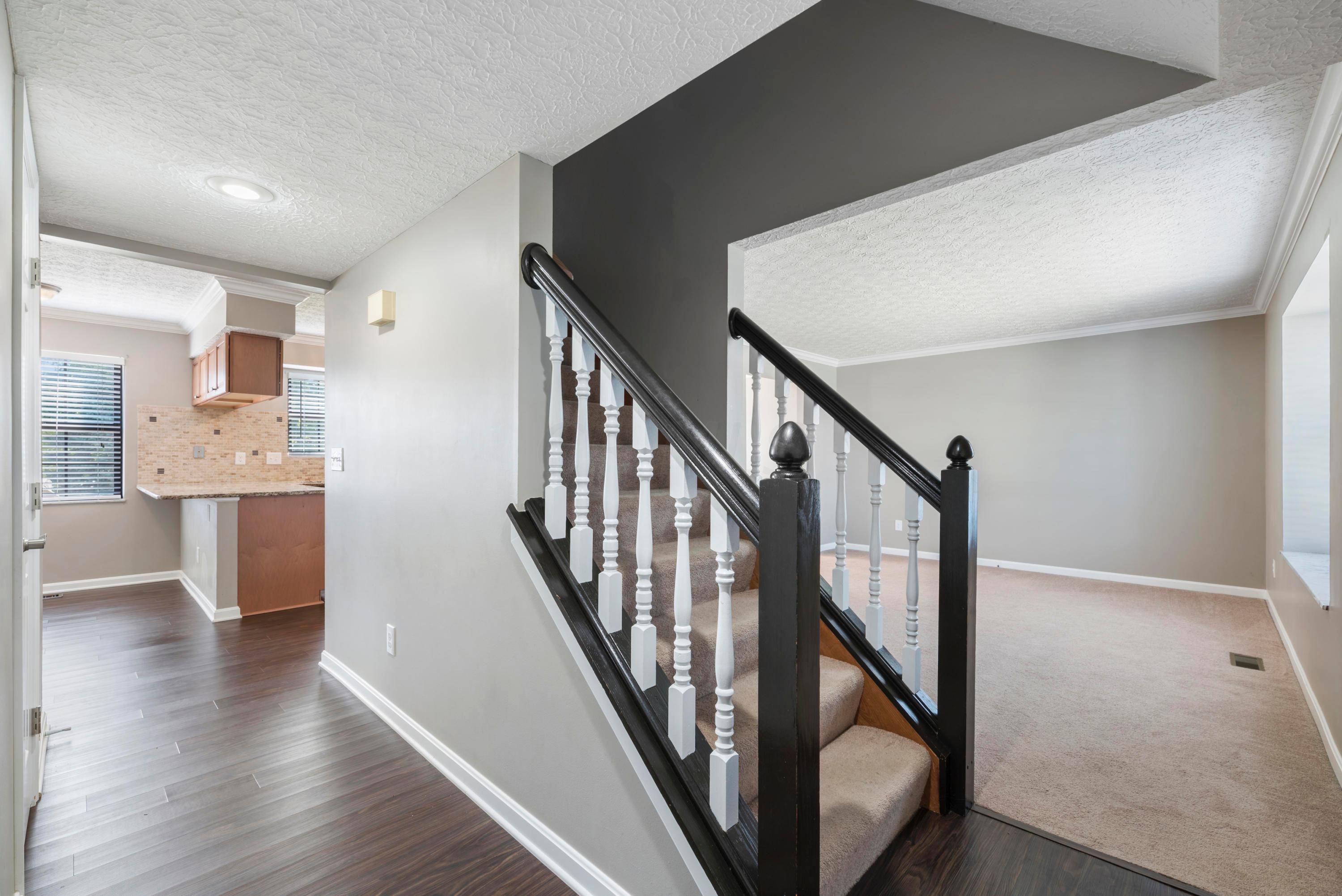 5200 Dexter Falls Road Columbus, OH 43221 - Photo 2 of 42