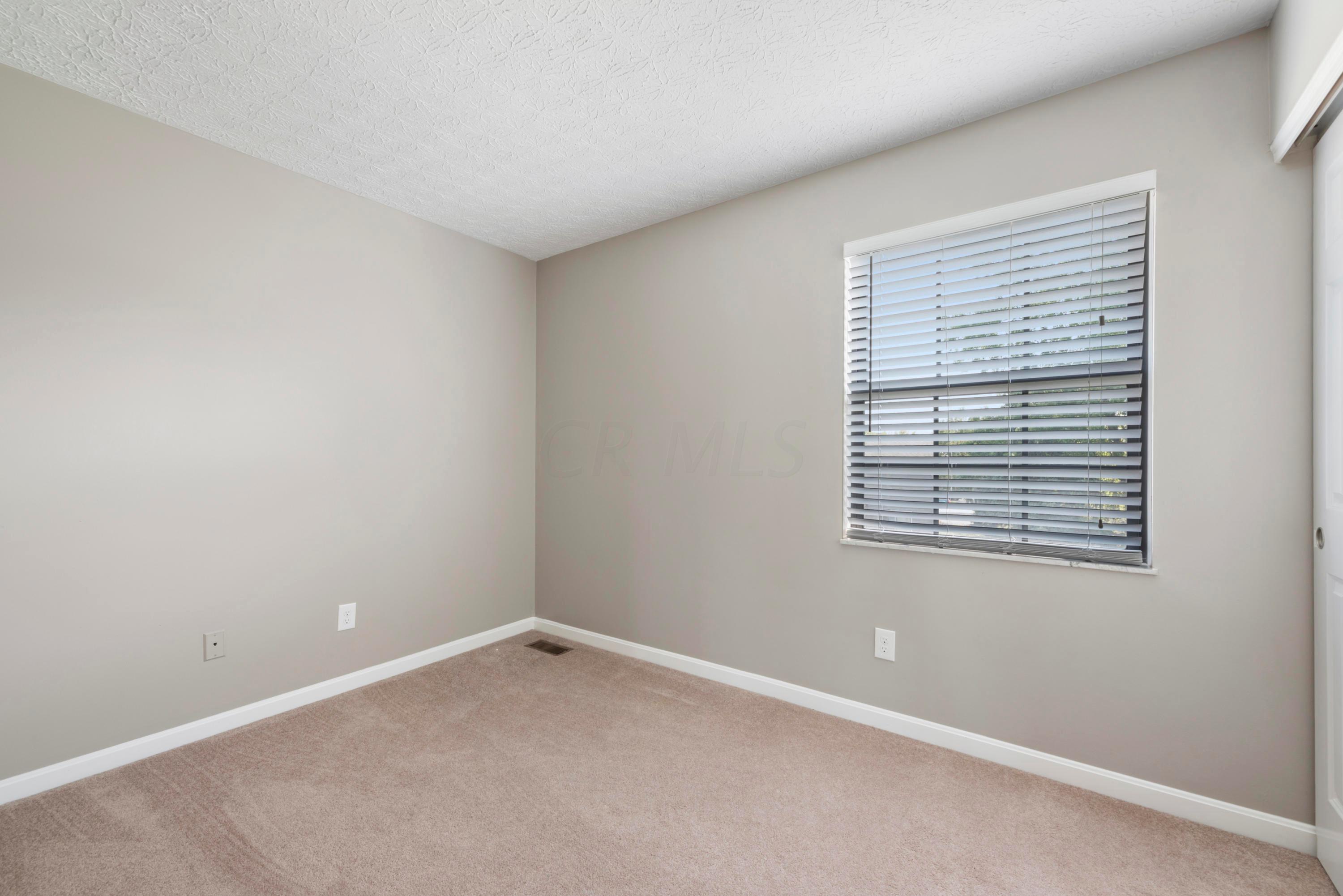 5200 Dexter Falls Road Columbus, OH 43221 - Photo 24 of 42