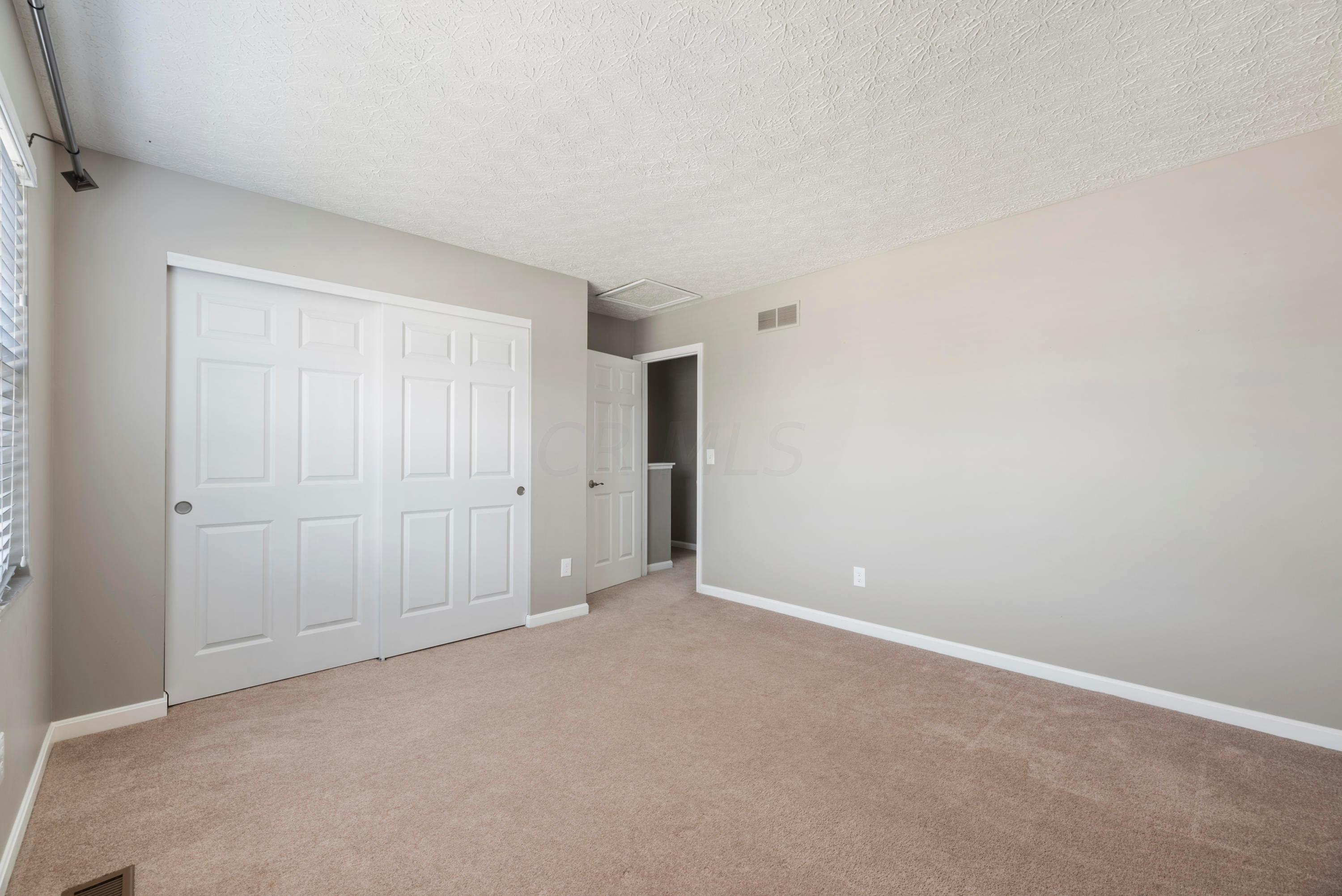 5200 Dexter Falls Road Columbus, OH 43221 - Photo 29 of 42