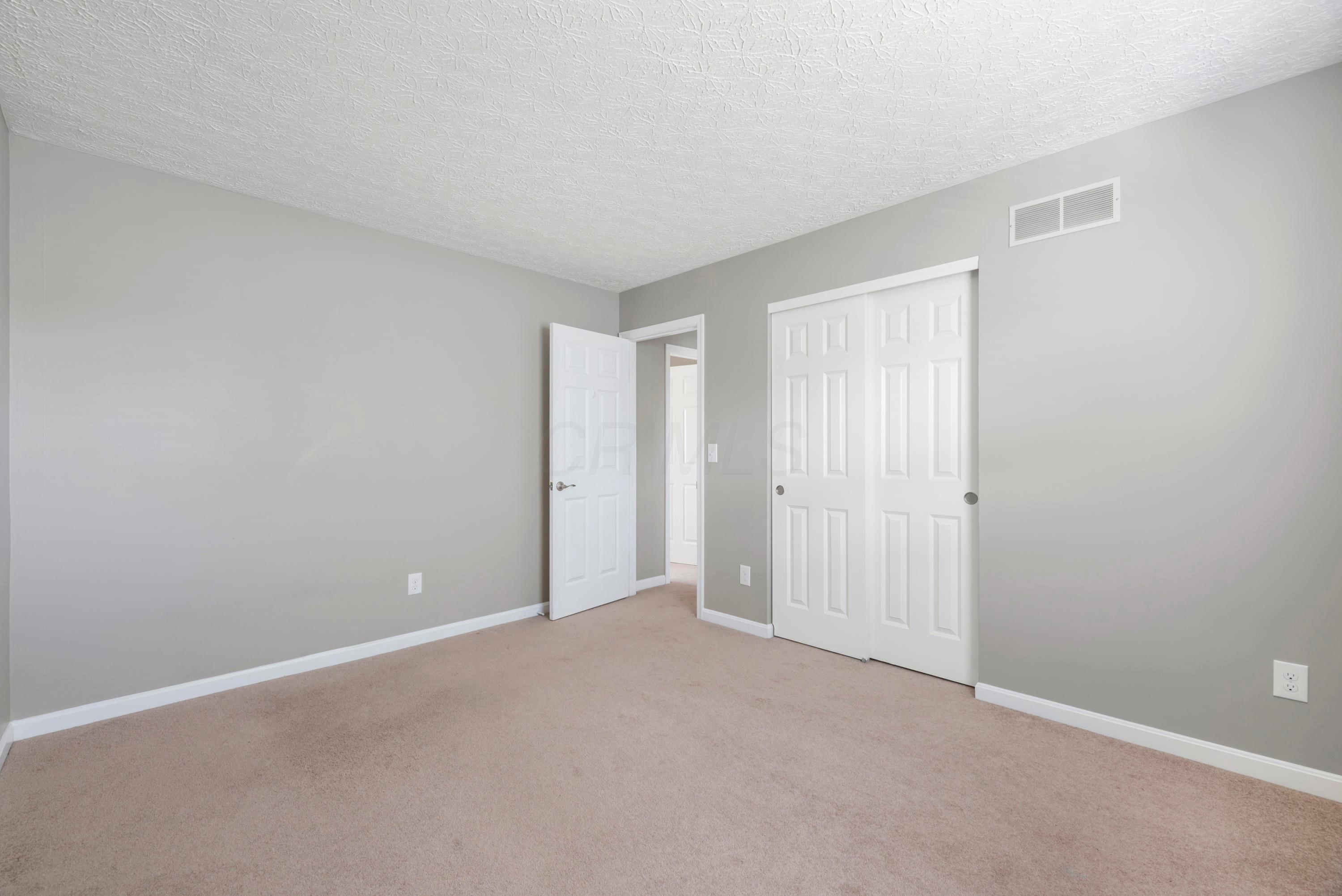 5200 Dexter Falls Road Columbus, OH 43221 - Photo 31 of 42