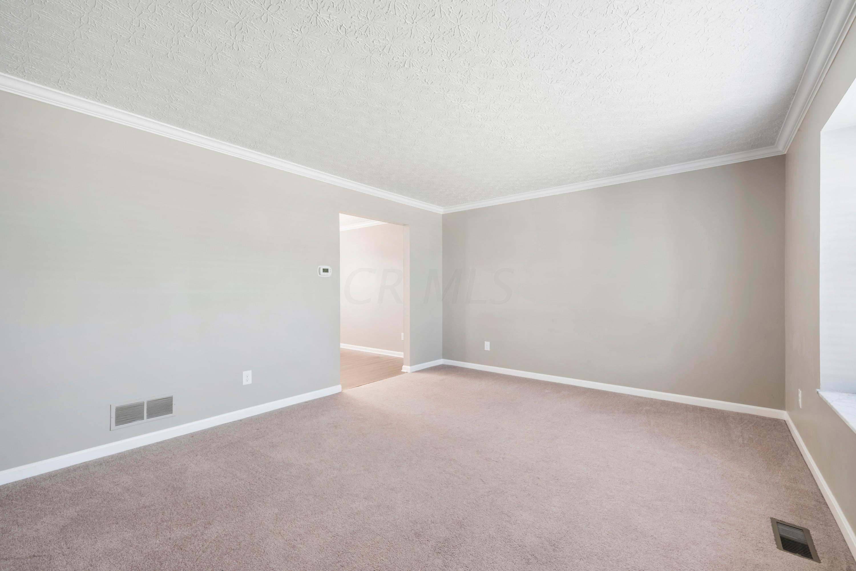 5200 Dexter Falls Road Columbus, OH 43221 - Photo 4 of 42