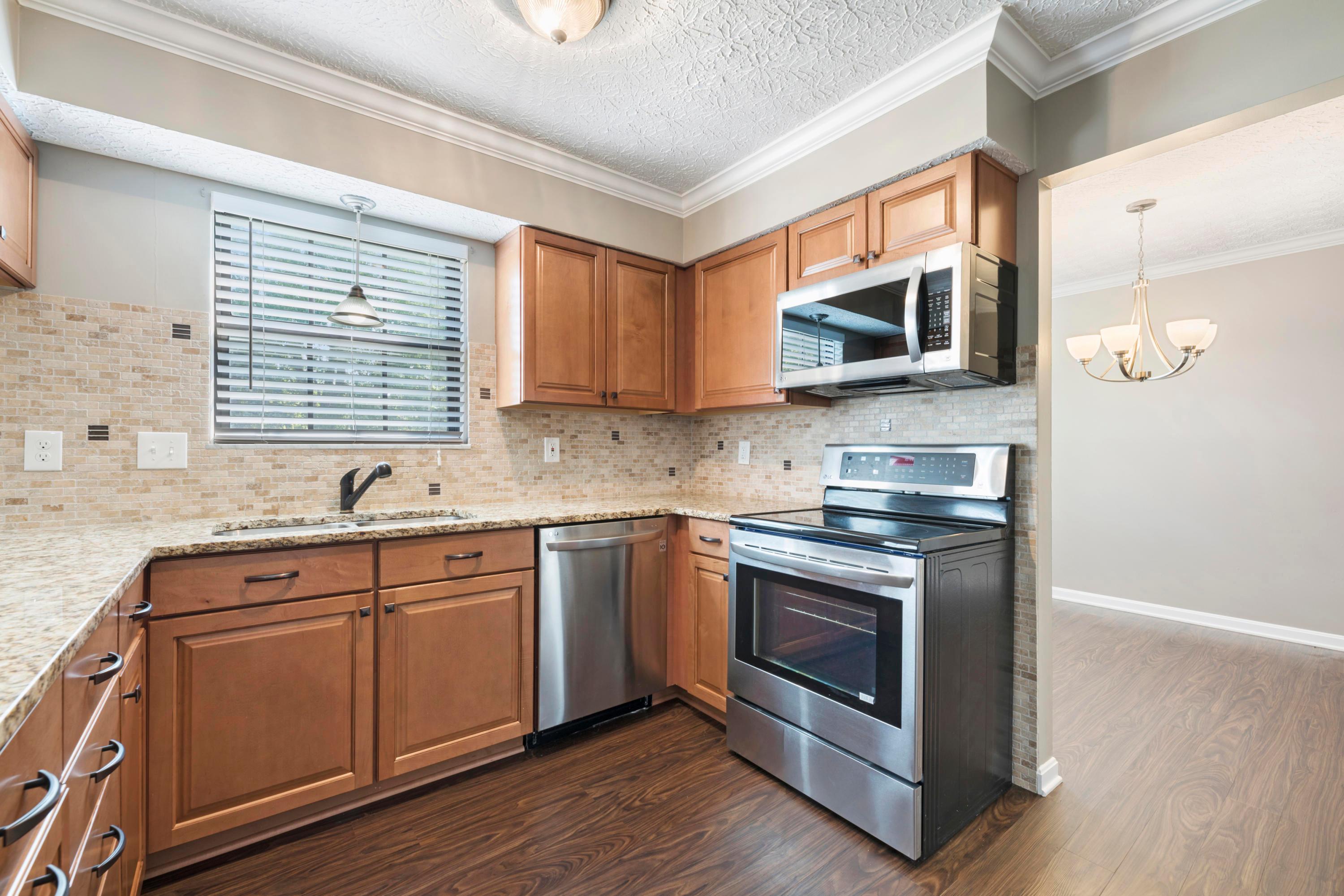 5200 Dexter Falls Road Columbus, OH 43221 - Photo 8 of 42
