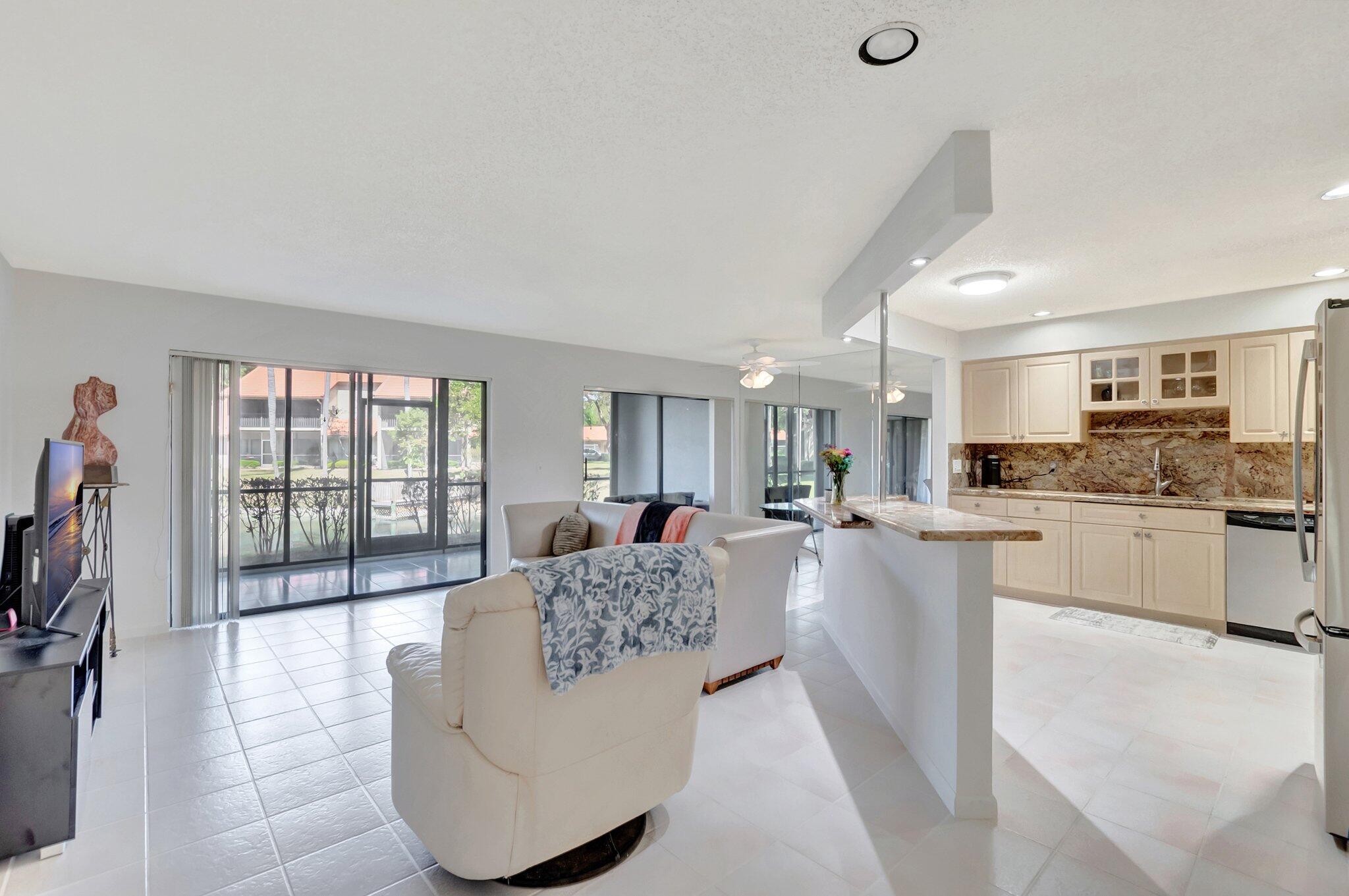 5731 Coach House Circle, Unit A Boca Raton, FL 33486 - Photo 11 of 44 LIVING ROOM