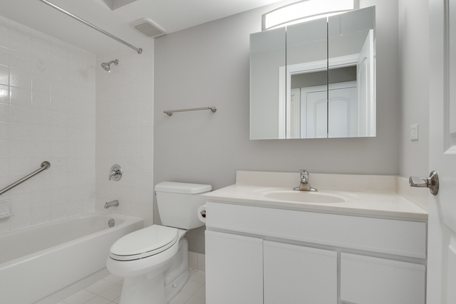 6530 West Irving Park Road, Unit 408 Chicago, IL 60634 - Photo 19 of 27