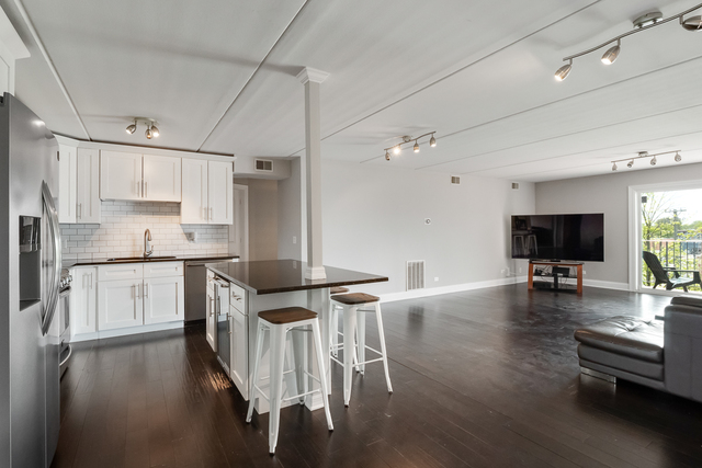 6530 West Irving Park Road, Unit 408 Chicago, IL 60634 - Photo 4 of 27