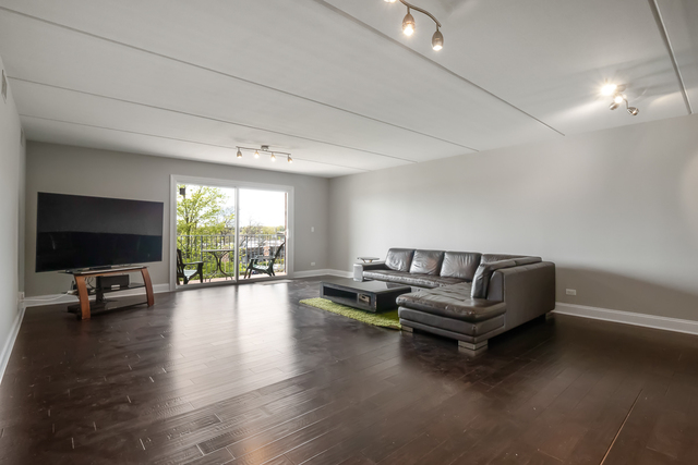 6530 West Irving Park Road, Unit 408 Chicago, IL 60634 - Photo 9 of 27