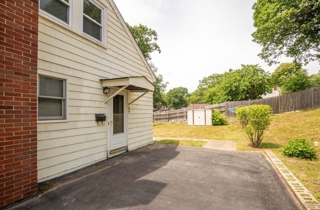 18 Stangus Road Lynn, MA 01905 - Photo 4 of 28 Gallery Image 4