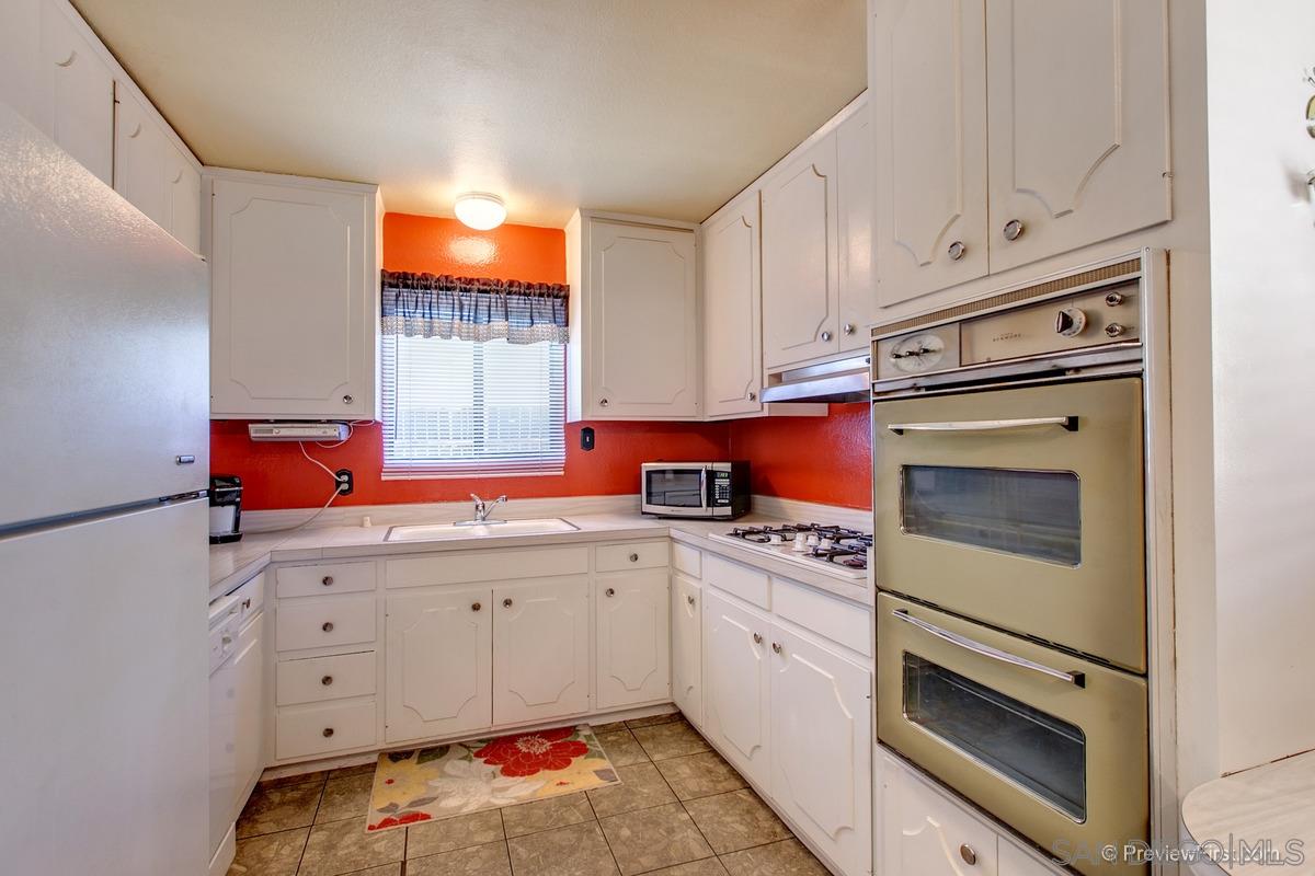 9353 St George Street Spring Valley, CA 91977 - Photo 11 of 25 Gallery Image 11