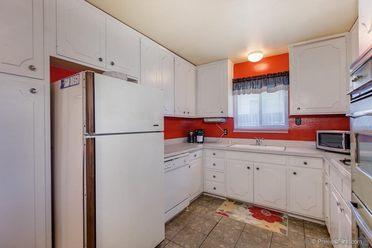 9353 St George Street Spring Valley, CA 91977 - Photo 10 of 25 Gallery Image 10