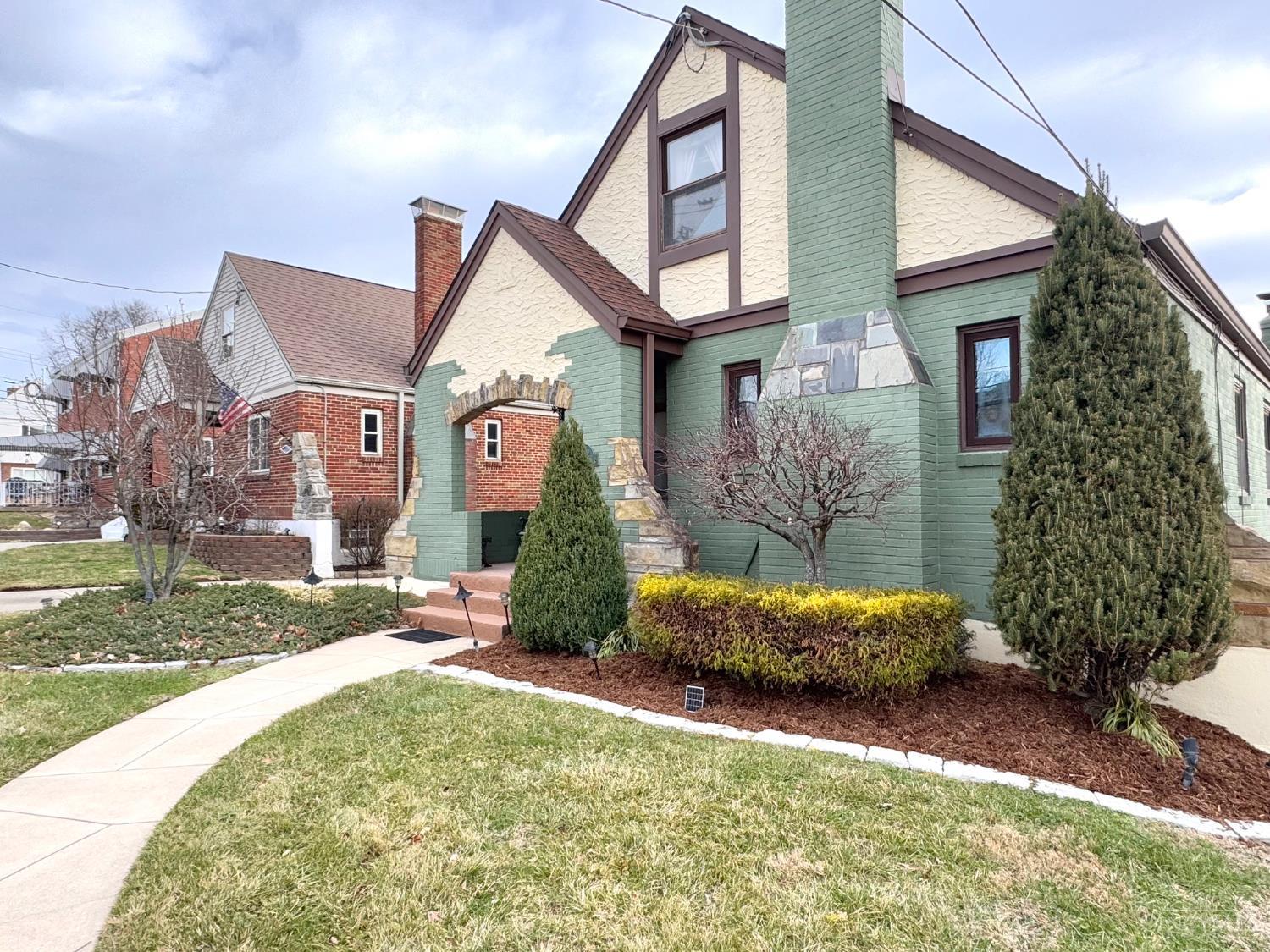 4012 School Section Road Cheviot, OH 45211 - Photo 4 of 46